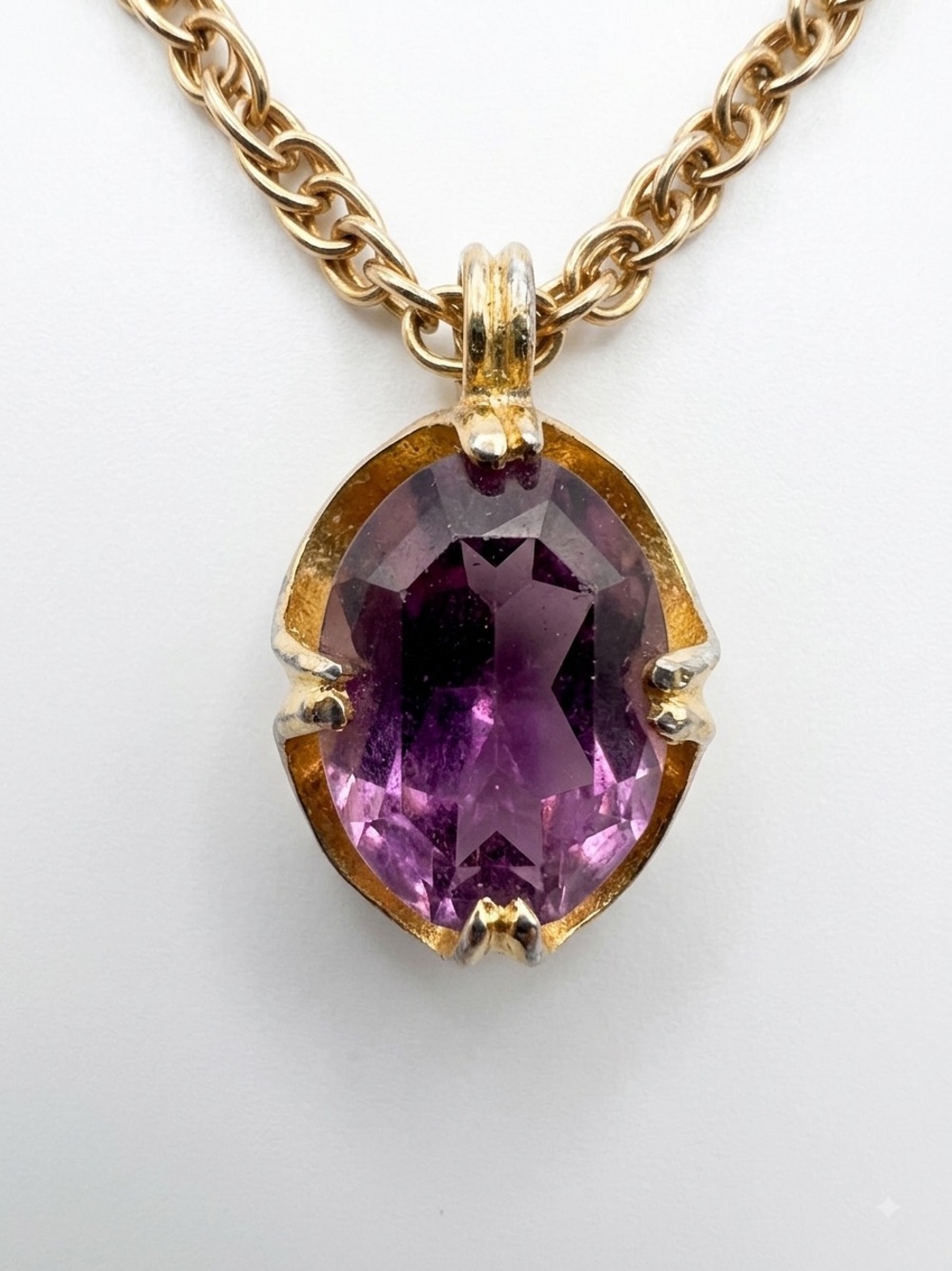 Vintage Gold Tone Faux Amethyst Pendant Necklace Oval Purple Glass Rope Chain